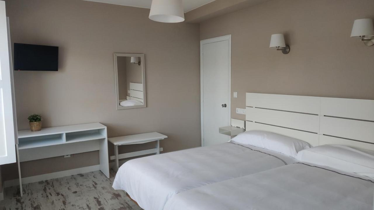 Hotel Roman Naveces Exteriér fotografie